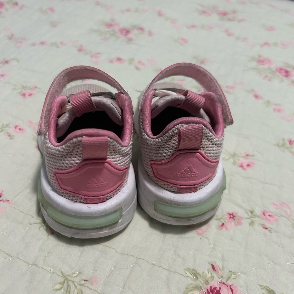 Adidas shoes size 5K - Picture 4 of 8